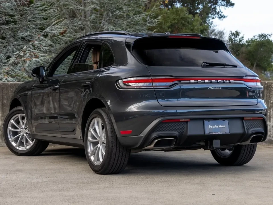 2025 Porsche Macan - Image 3 of 6