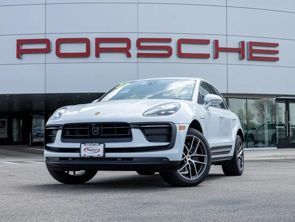 2025 Porsche Macan - Image 6 of 9