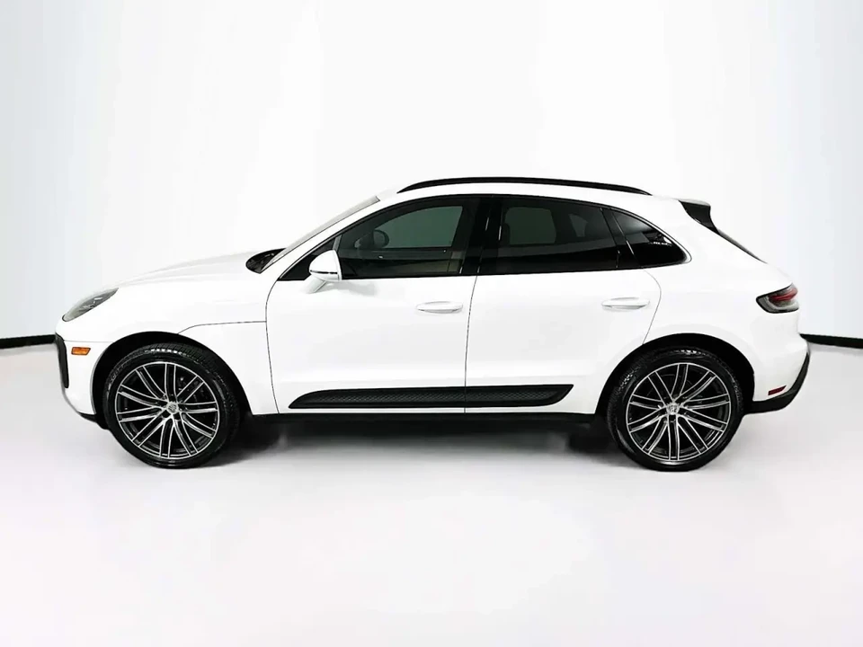 2025 Porsche Macan - Image 2 of 8