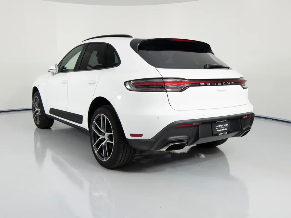 2025 Porsche Macan - Image 3 of 8