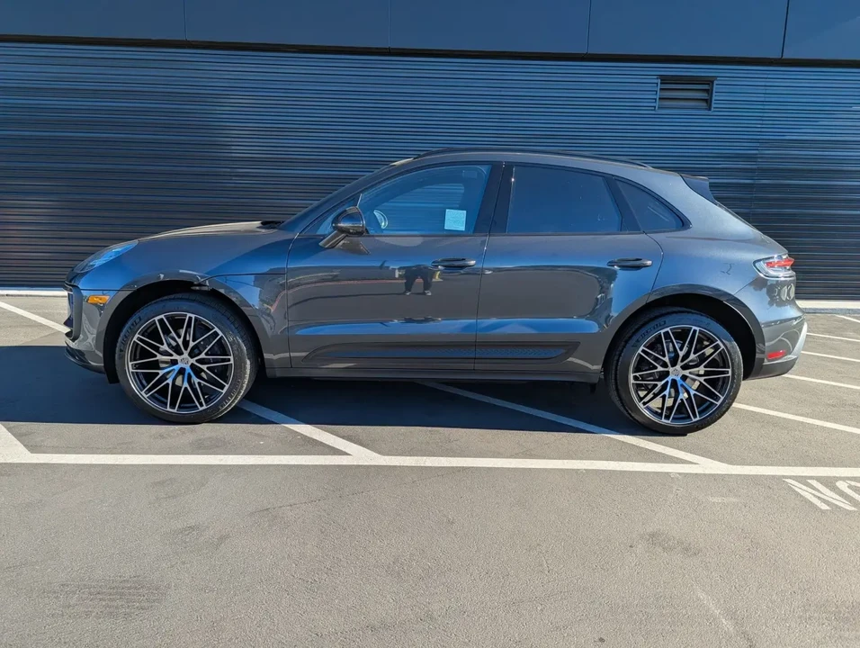 2025 Porsche Macan - Image 2 of 8
