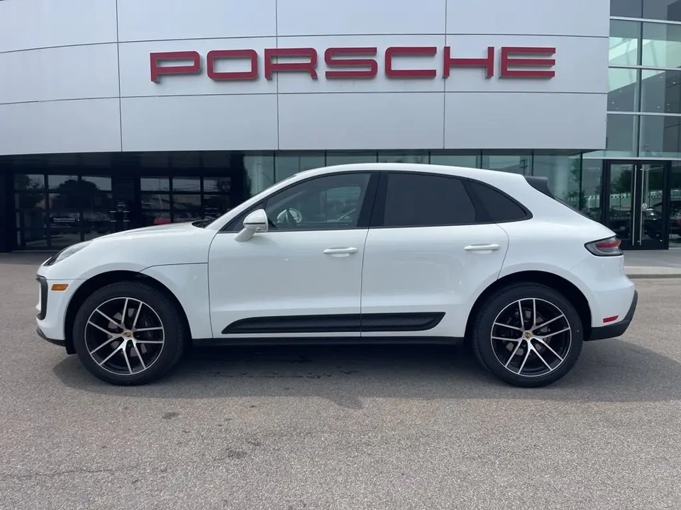2025 Porsche Macan - Image 2 of 6