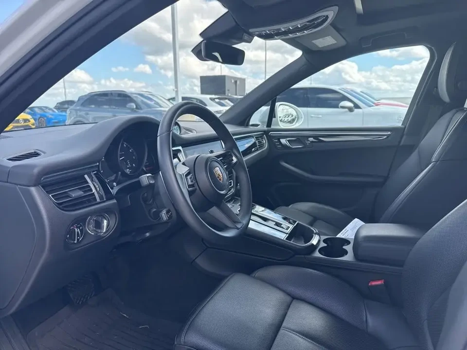 2025 Porsche Macan - Image 5 of 13
