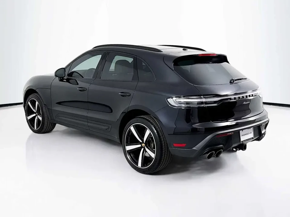 2025 Porsche Macan - Image 3 of 8