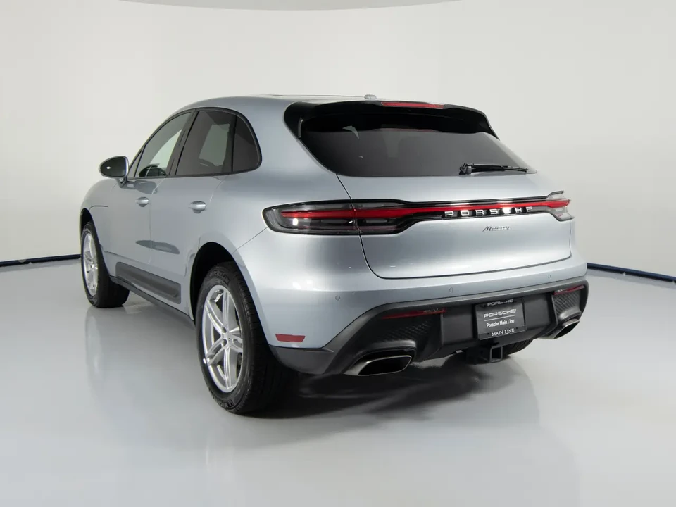 2025 Porsche Macan - Image 3 of 8