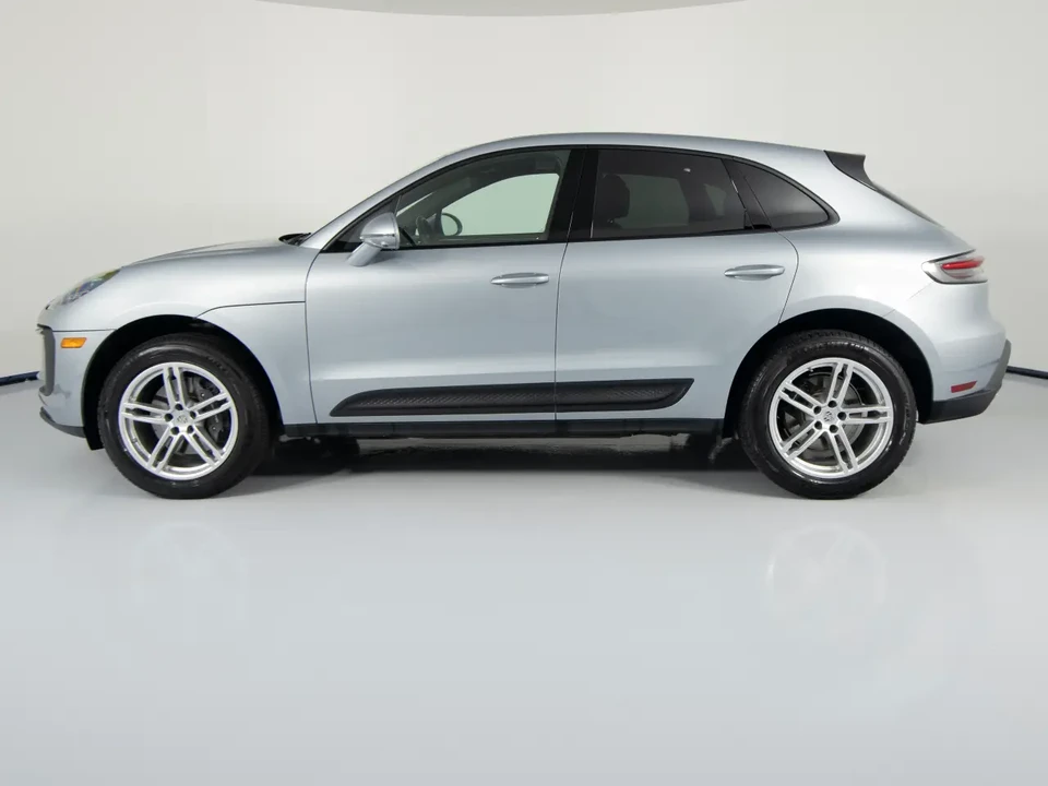 2025 Porsche Macan - Image 2 of 8