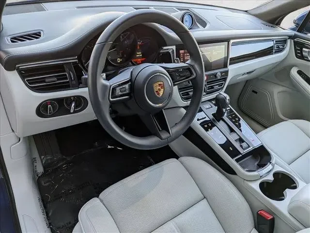 2025 Porsche Macan - Image 4 of 13