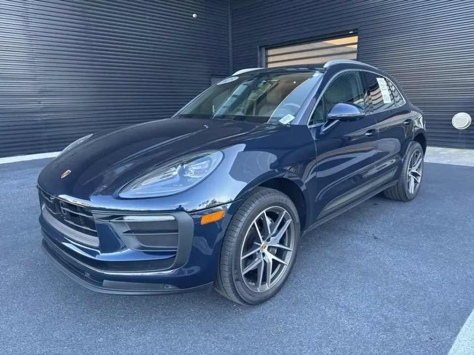 2025 Porsche Macan - Image 10 of 13