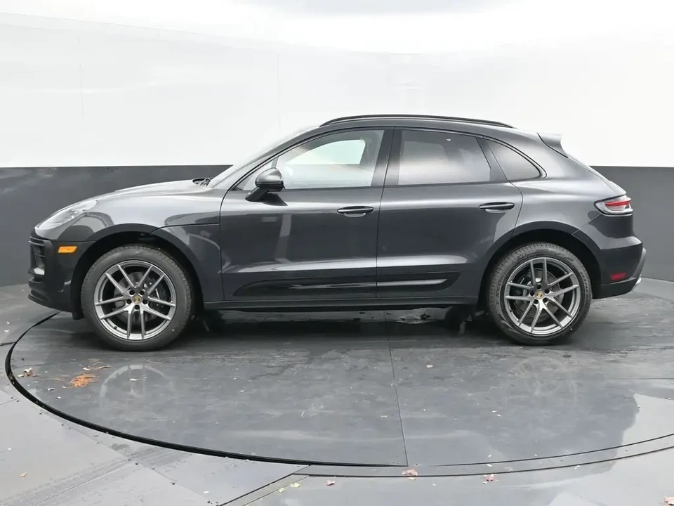 2025 Porsche Macan - Image 2 of 6