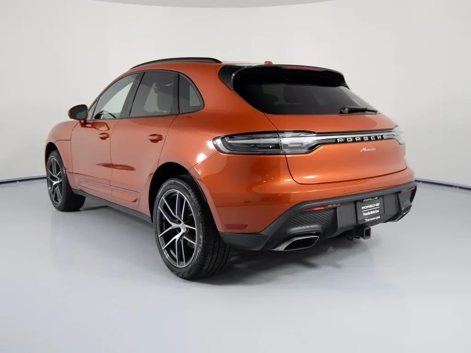 2025 Porsche Macan - Image 5 of 13