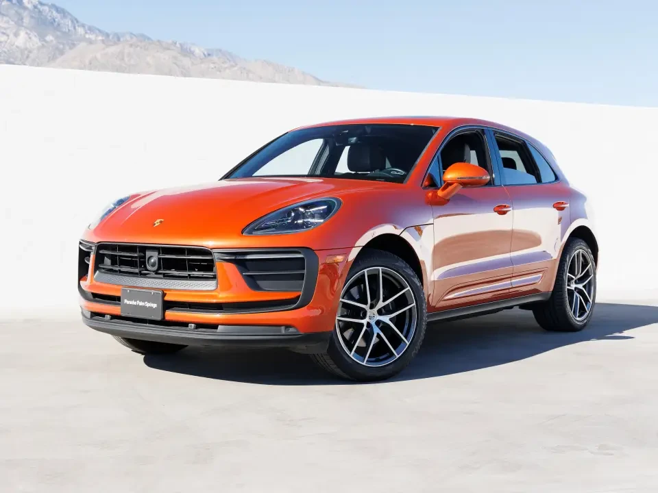 2025 Porsche Macan - Image 9 of 13