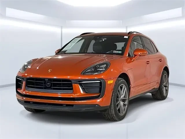 2025 Porsche Macan - Image 11 of 13