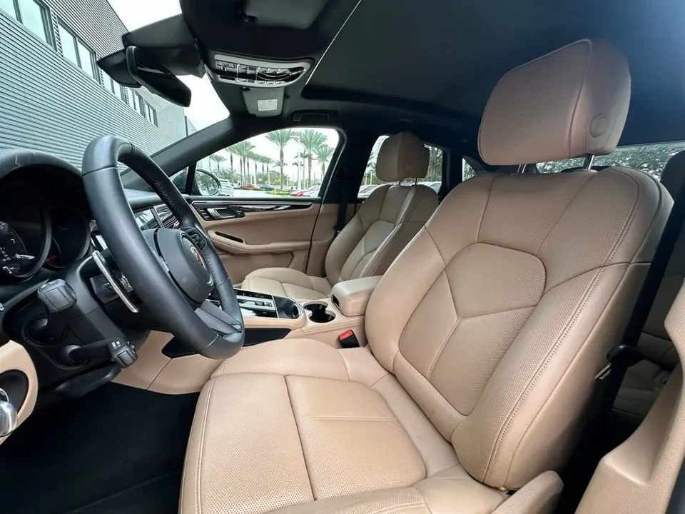 2025 Porsche Macan - Image 5 of 13