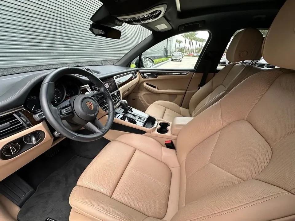 2025 Porsche Macan - Image 4 of 13