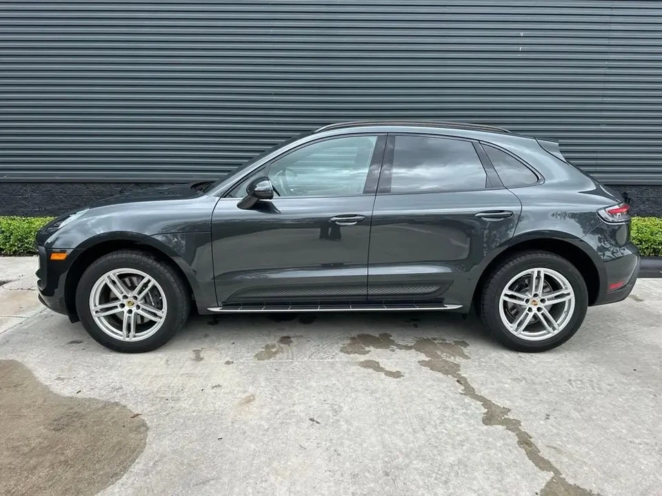 2025 Porsche Macan - Image 2 of 13