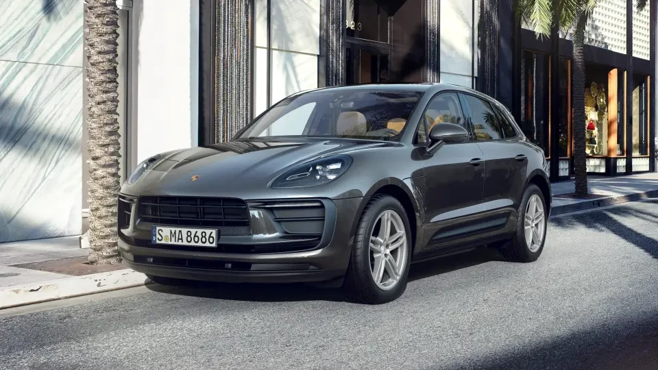 2025 Porsche Macan - Image 13 of 13
