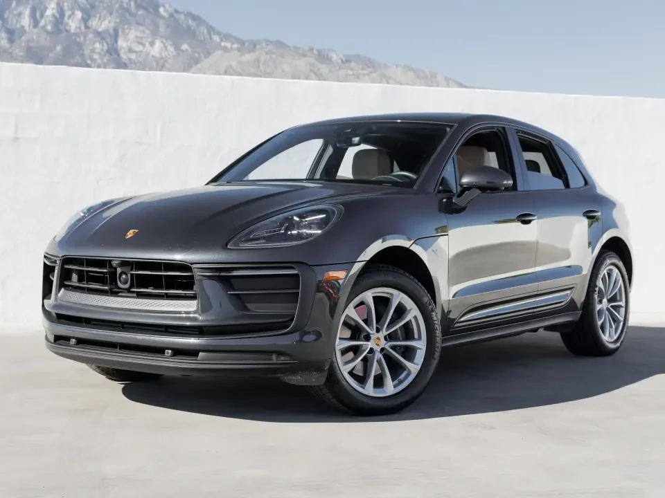 2025 Porsche Macan - Image 9 of 13