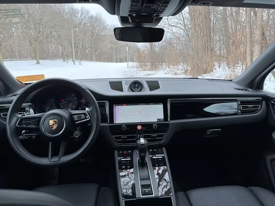 2025 Porsche Macan - Image 4 of 7