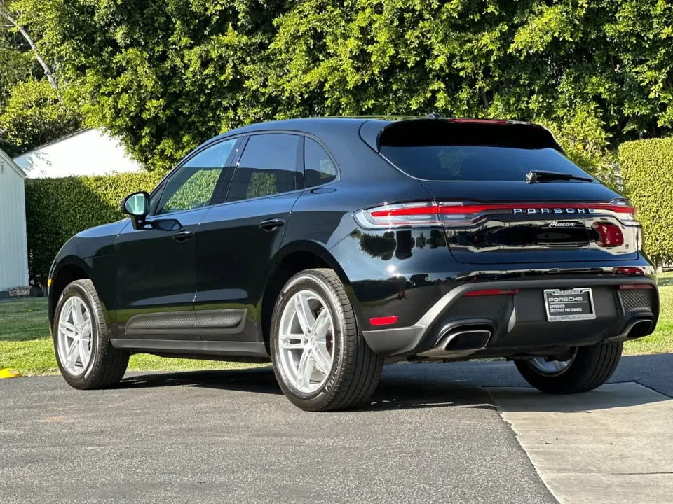 2025 Porsche Macan - Image 3 of 6