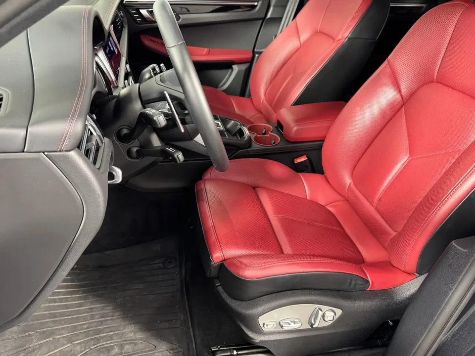 2025 Porsche Macan - Image 5 of 9