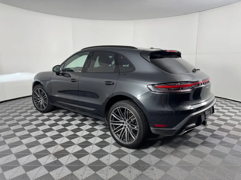 2025 Porsche Macan - Image 3 of 9