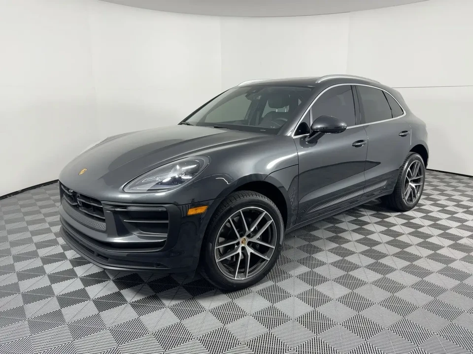 2025 Porsche Macan - Image 2 of 13