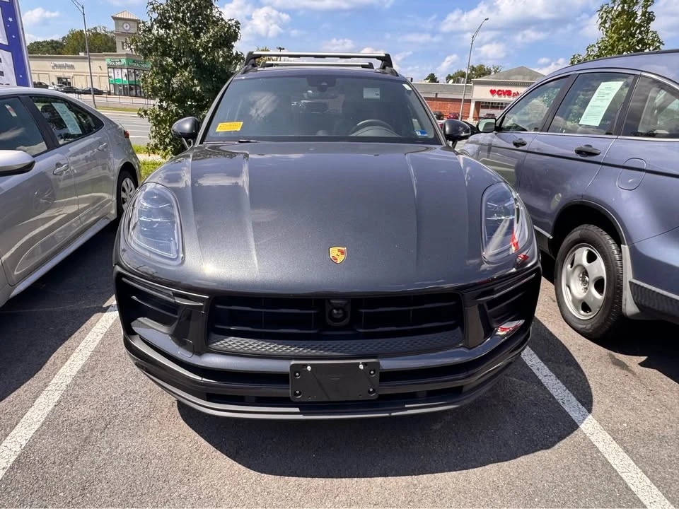 2025 Porsche Macan Electric - Image 2 of 15
