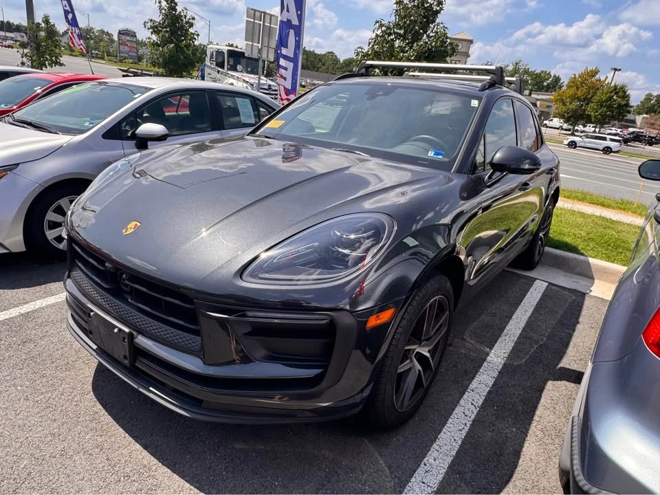 2025 Porsche Macan Electric - Image 3 of 15
