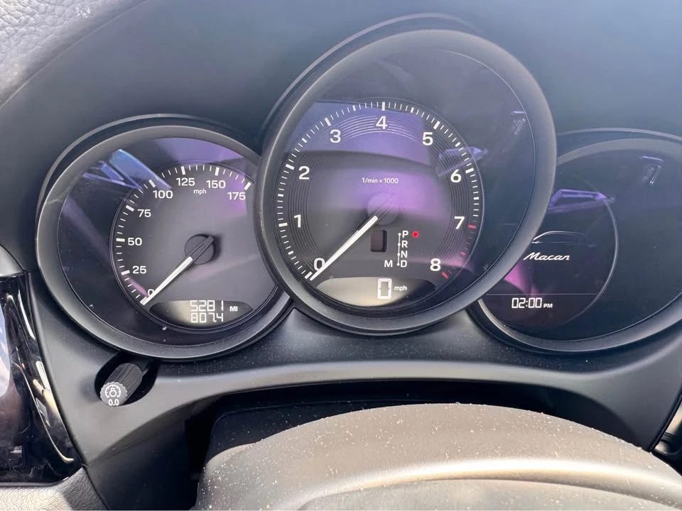 2025 Porsche Macan Electric - Image 8 of 15