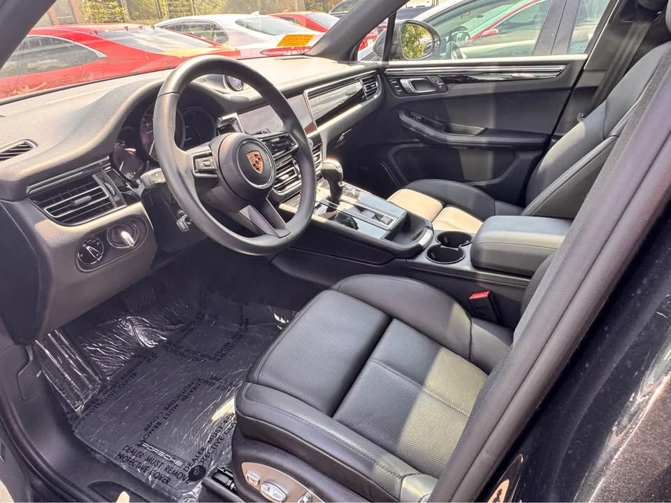 2025 Porsche Macan Electric - Image 6 of 15