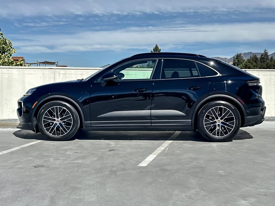 2025 Porsche Macan Electric - Image 3 of 19