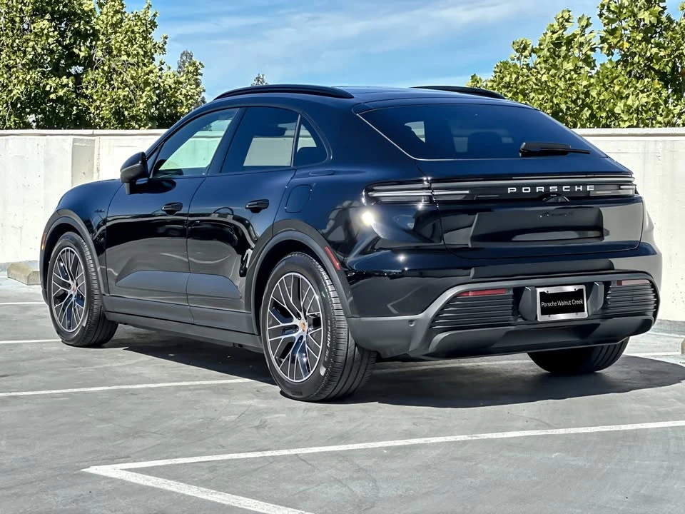 2025 Porsche Macan Electric - Image 4 of 19