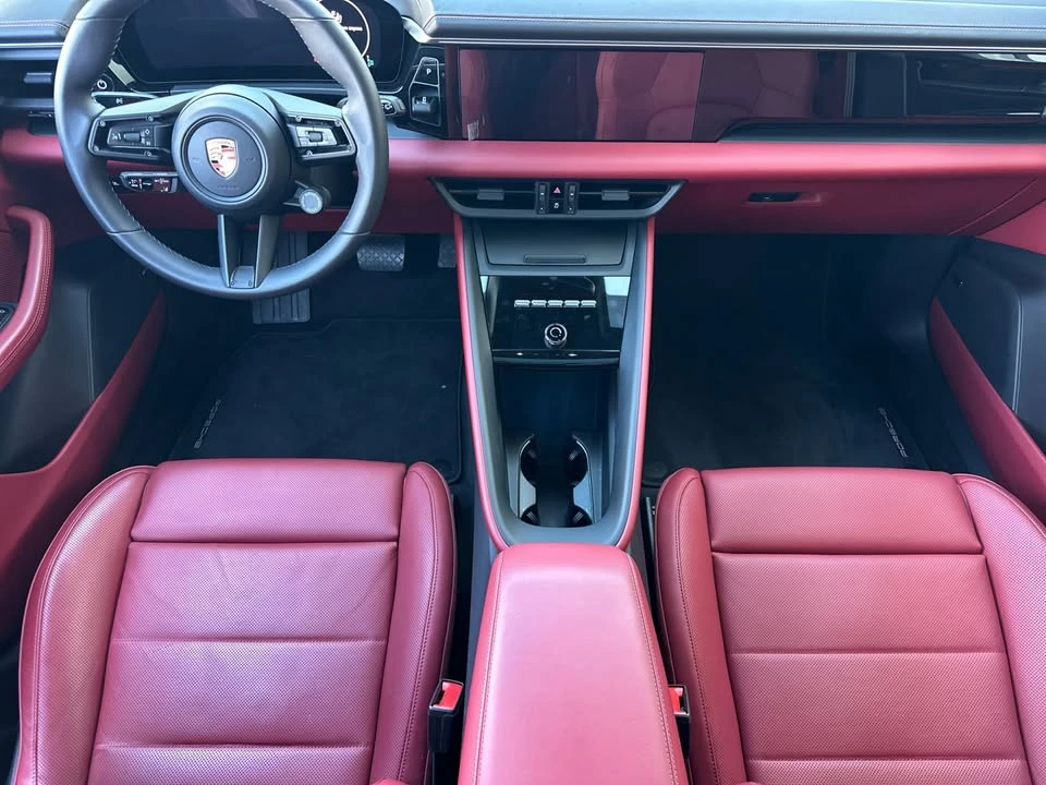 2025 Porsche Macan Electric - Image 7 of 19