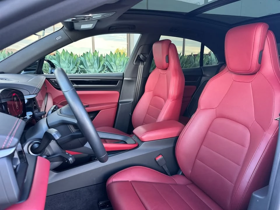 2025 Porsche Macan Electric - Image 6 of 19
