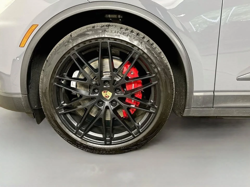 2025 Porsche Macan Electric - Image 19 of 19