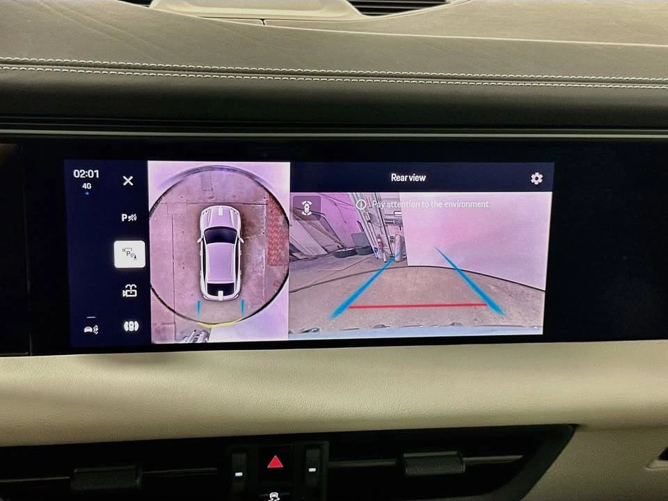 2025 Porsche Macan Electric - Image 10 of 19