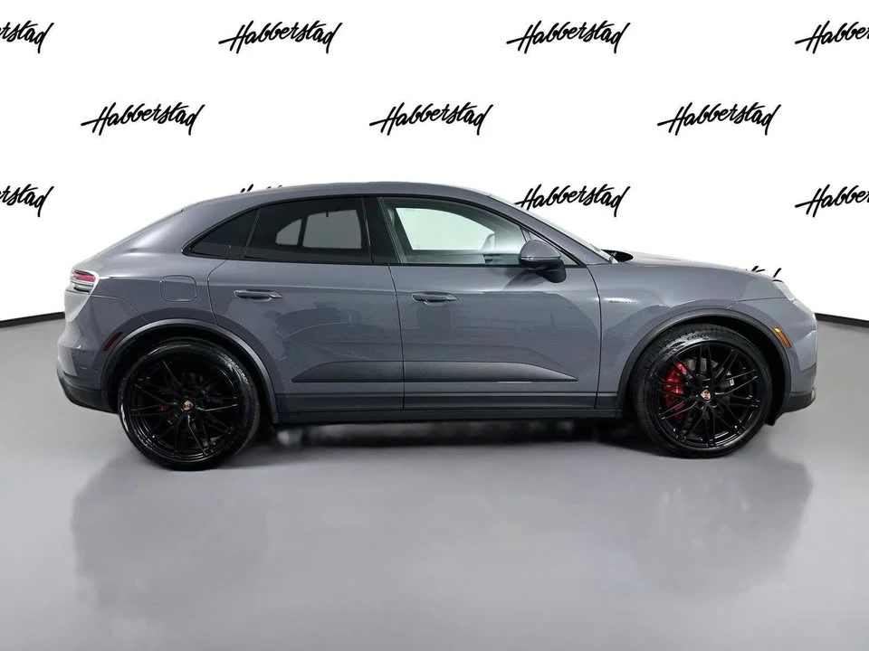 2025 Porsche Macan Electric - Image 4 of 19