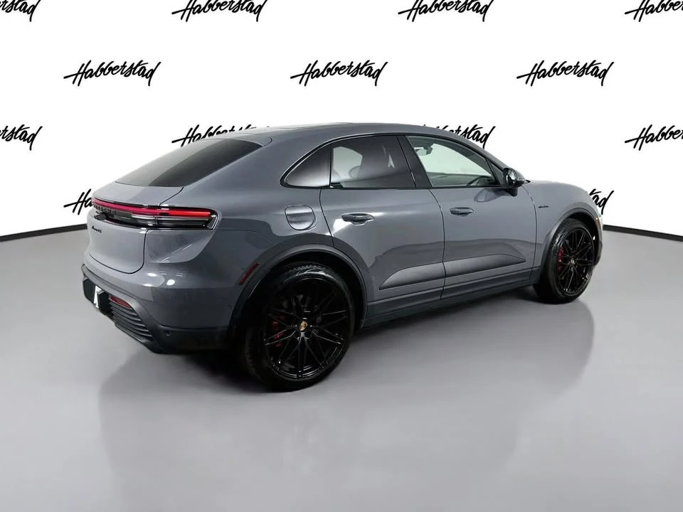 2025 Porsche Macan Electric - Image 5 of 19