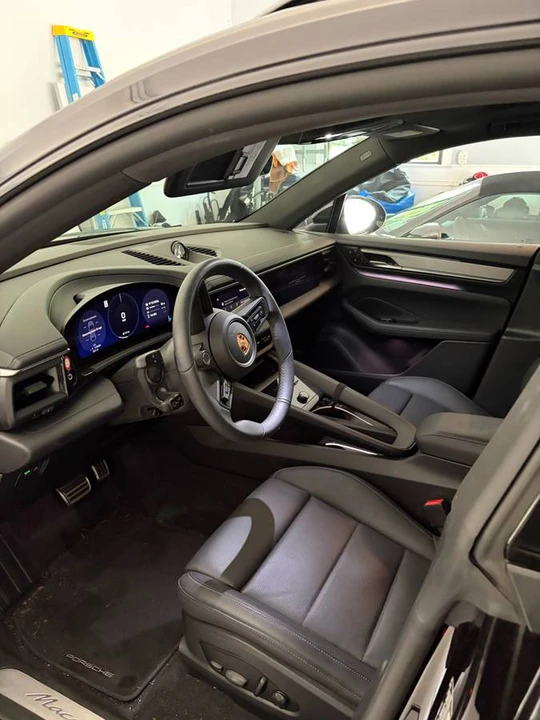 2025 Porsche Macan Electric - Image 5 of 6