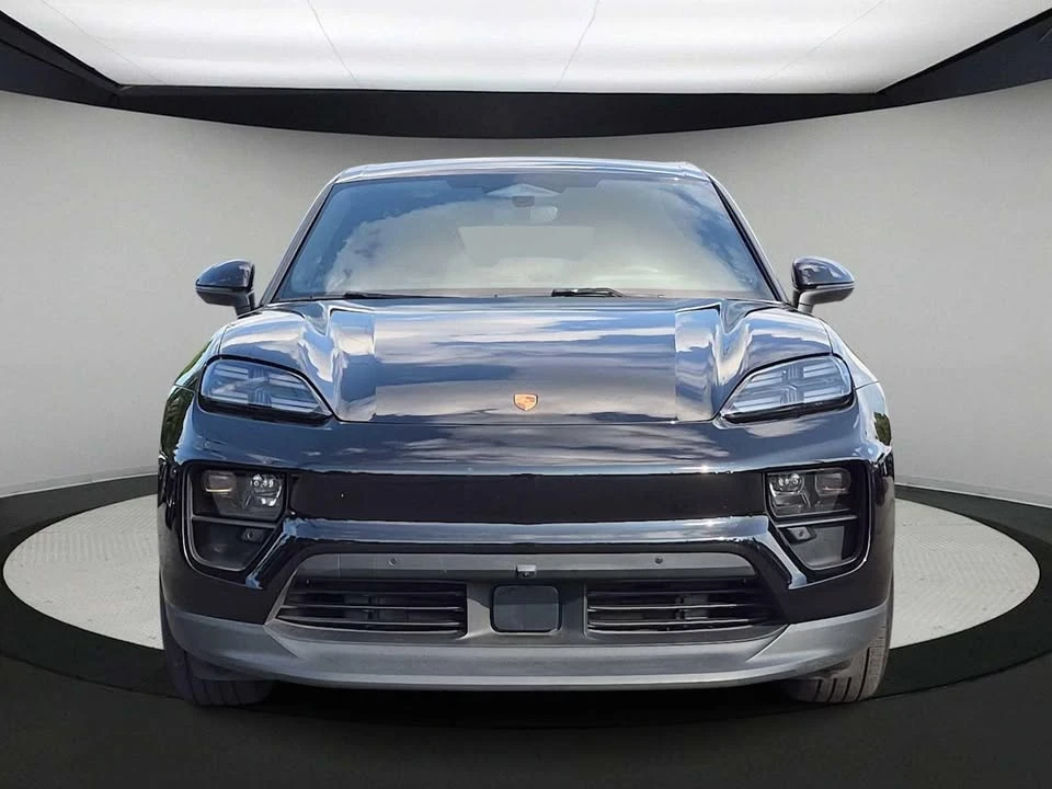 2025 Porsche Macan Electric - Image 3 of 20