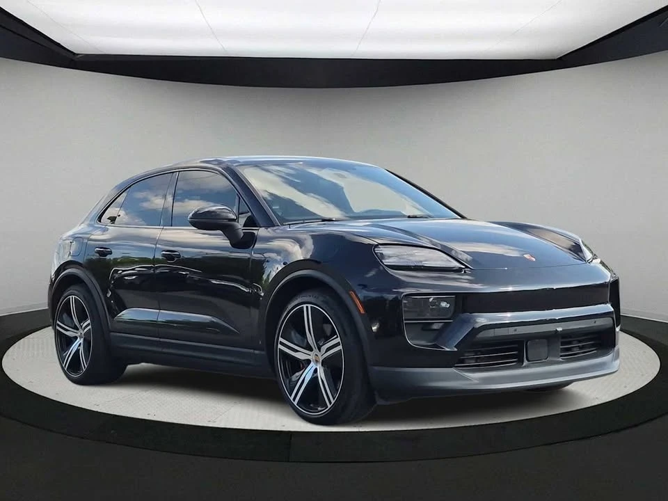2025 Porsche Macan Electric - Image 2 of 20