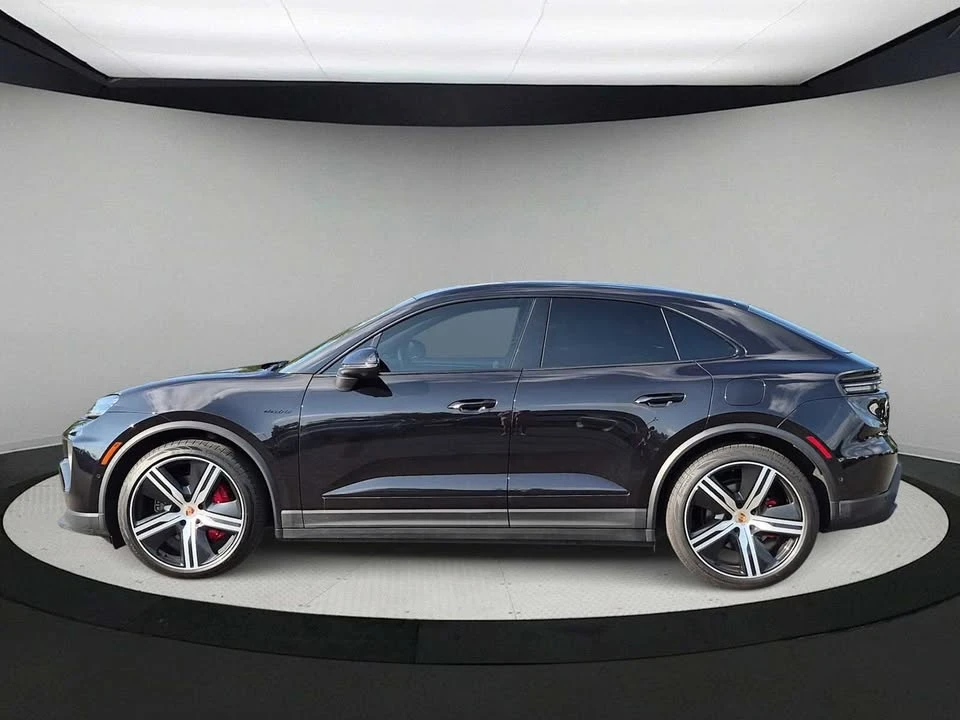 2025 Porsche Macan Electric - Image 5 of 20
