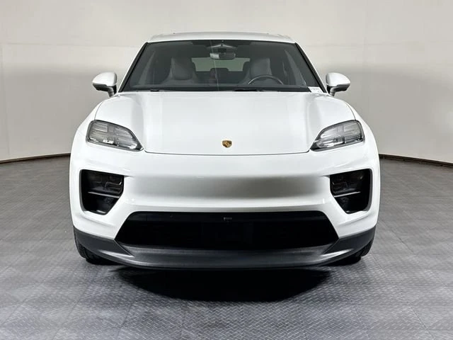 2025 Porsche Macan Electric - Image 10 of 20