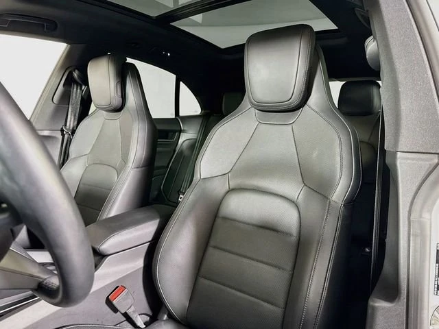 2025 Porsche Macan Electric - Image 5 of 20