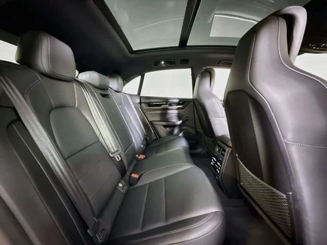 2025 Porsche Macan Electric - Image 19 of 20