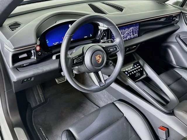 2025 Porsche Macan Electric - Image 4 of 20