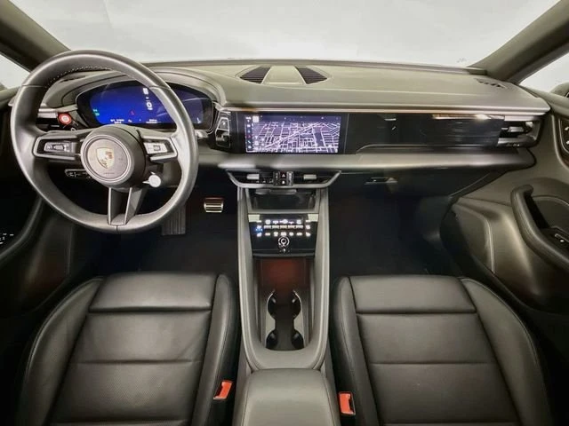 2025 Porsche Macan Electric - Image 11 of 20