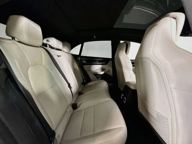 2025 Porsche Macan Electric - Image 19 of 20