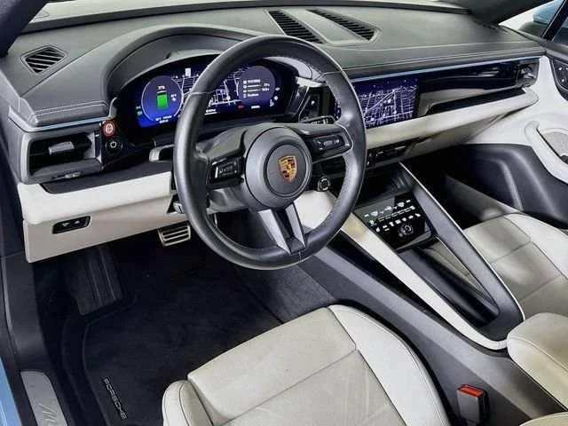 2025 Porsche Macan Electric - Image 4 of 20