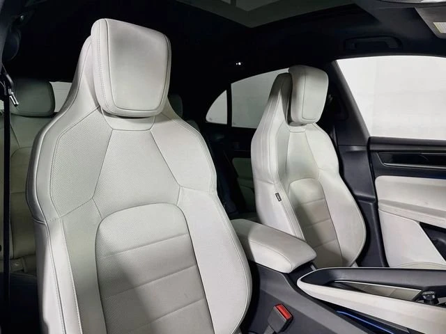 2025 Porsche Macan Electric - Image 18 of 20
